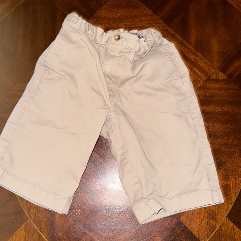 Stretchy waistband vineyard vines shorts khaki